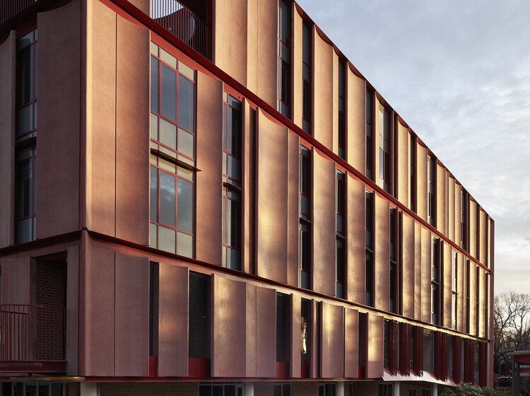Колледж Маунт-Александер / Kosloff Architecture — фотография экстерьера, окна, кирпич, фасад