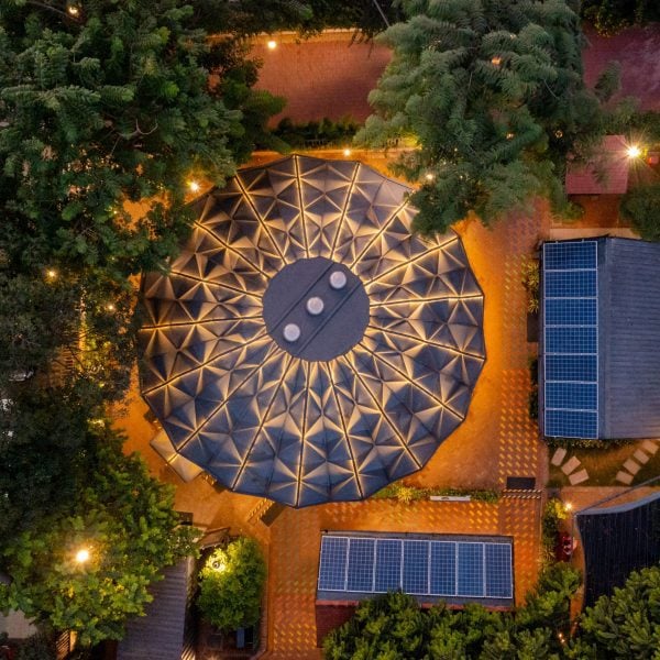 Купол Дарвина Баки действует как съемное пространство для проведения мероприятий в Индии