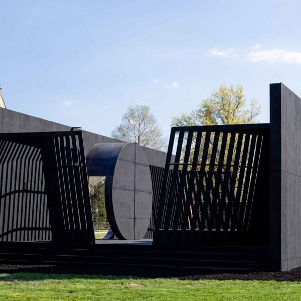 Торквасе Дайсон объединяет звук и архитектуру для инсталляции в Сент-Луисе