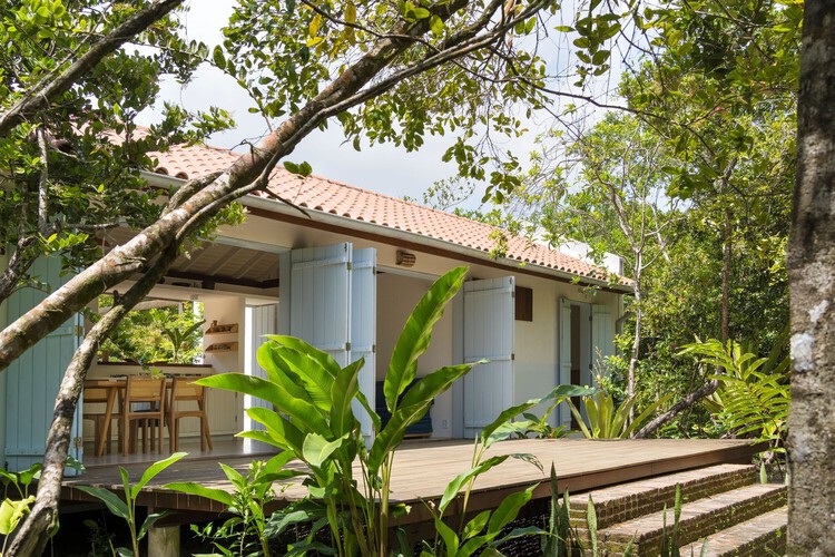 15 бразильских резиденций с деревянными террасами — изображение 4 из 16