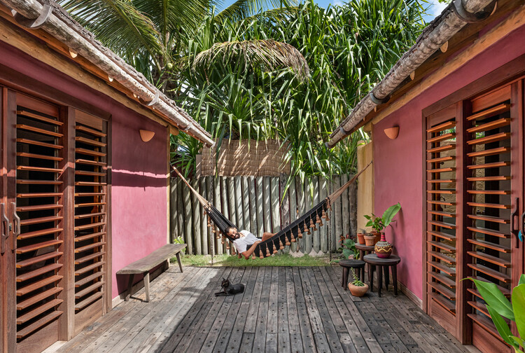15 бразильских резиденций с деревянными террасами — изображение 3 из 16