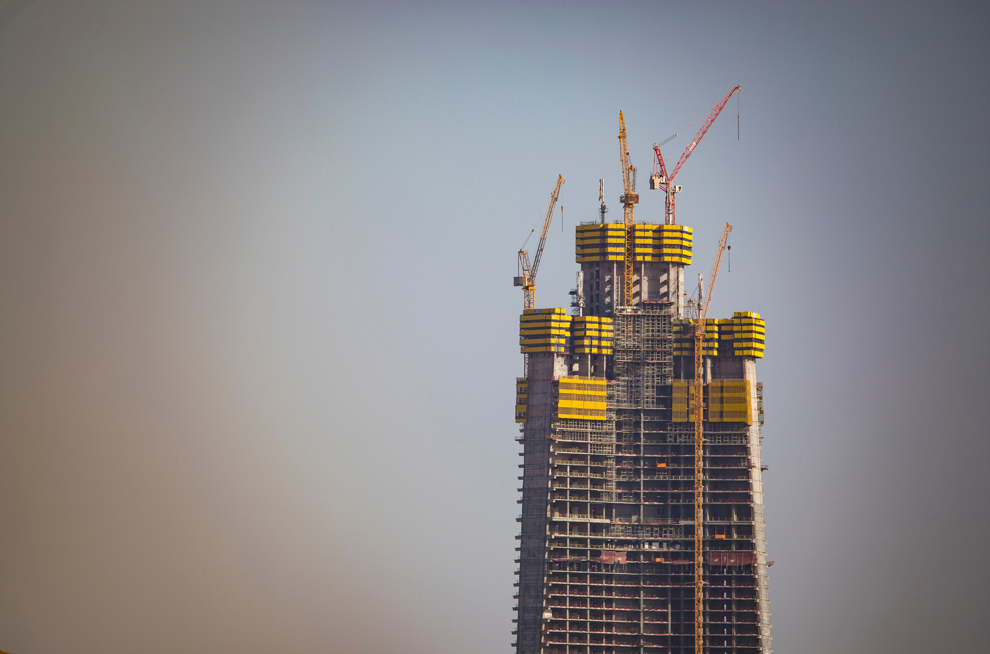 Самый высокий небоскреб в мире возобновляет строительство после 5-летнего перерыва в Джидде, Саудовская Аравия