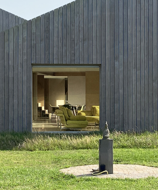Tidal House / студия to po ma - Экстерьерная фотография, фасад, сад