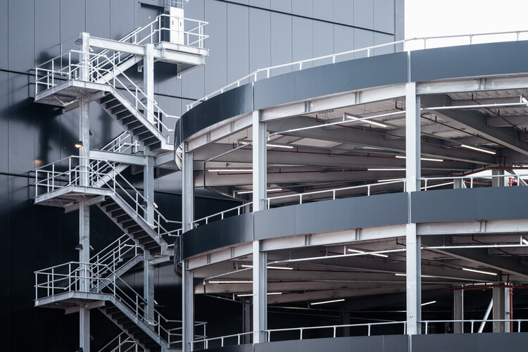 Industria / Haworth Tompkins — фотография экстерьера, сталь
