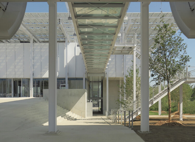 Пол Клеманс опубликовал изображения здания Центра научных исследований ЦЕРН, спроектированного Ренцо Пиано в Женеве, Швейцария — изображение 3 из 36