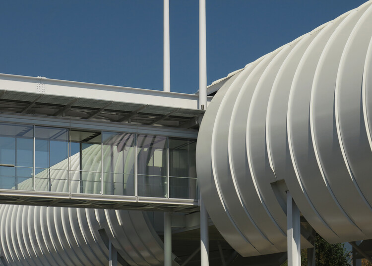 Пол Клеманс опубликовал изображения здания научных ворот ЦЕРН, спроектированного Ренцо Пиано в Женеве, Швейцария — изображение 35 из 36