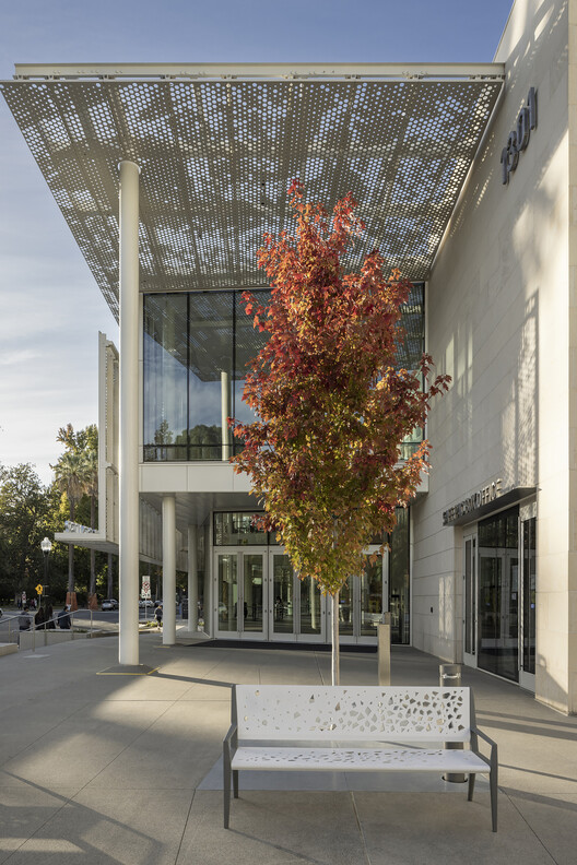 Центр исполнительских искусств SAFE Credit Union / DLR Group - Экстерьерная фотография, фасад