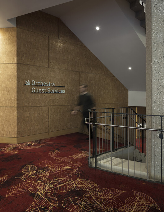 Центр исполнительских искусств SAFE Credit Union / DLR Group - Фотография интерьера, лестницы, перила