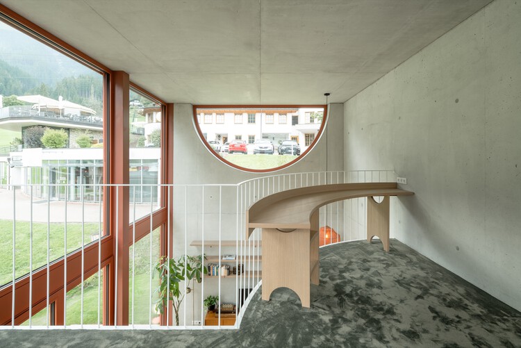 House Schmitten / Steiner Architecture - Фотография интерьера, окна, перила
