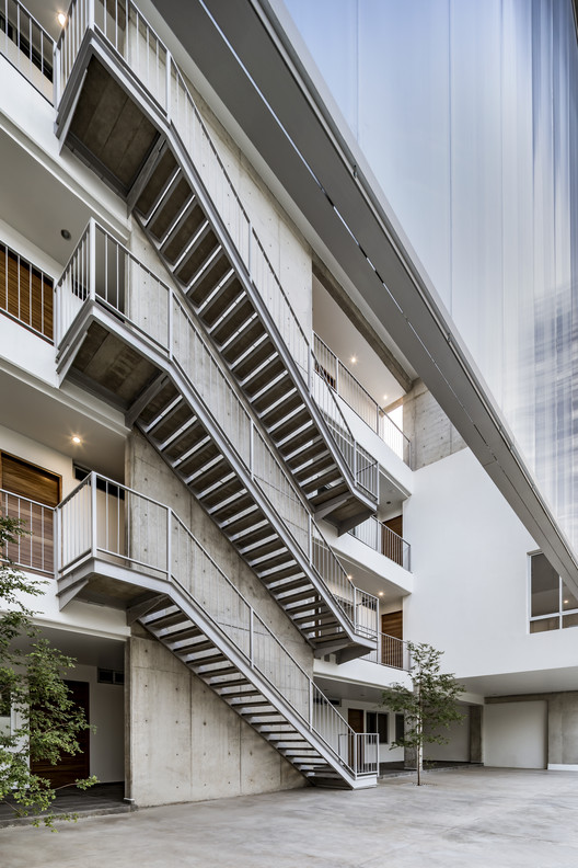 Здание Куитлауак / RE+D - Фотография интерьера, лестница, фасад, бетон