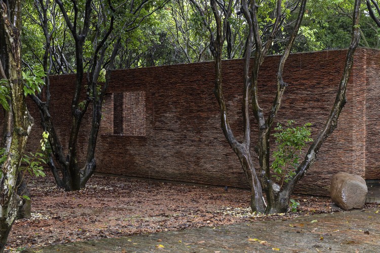 Музей До Му / ARB Architects - Фотография экстерьера, лес
