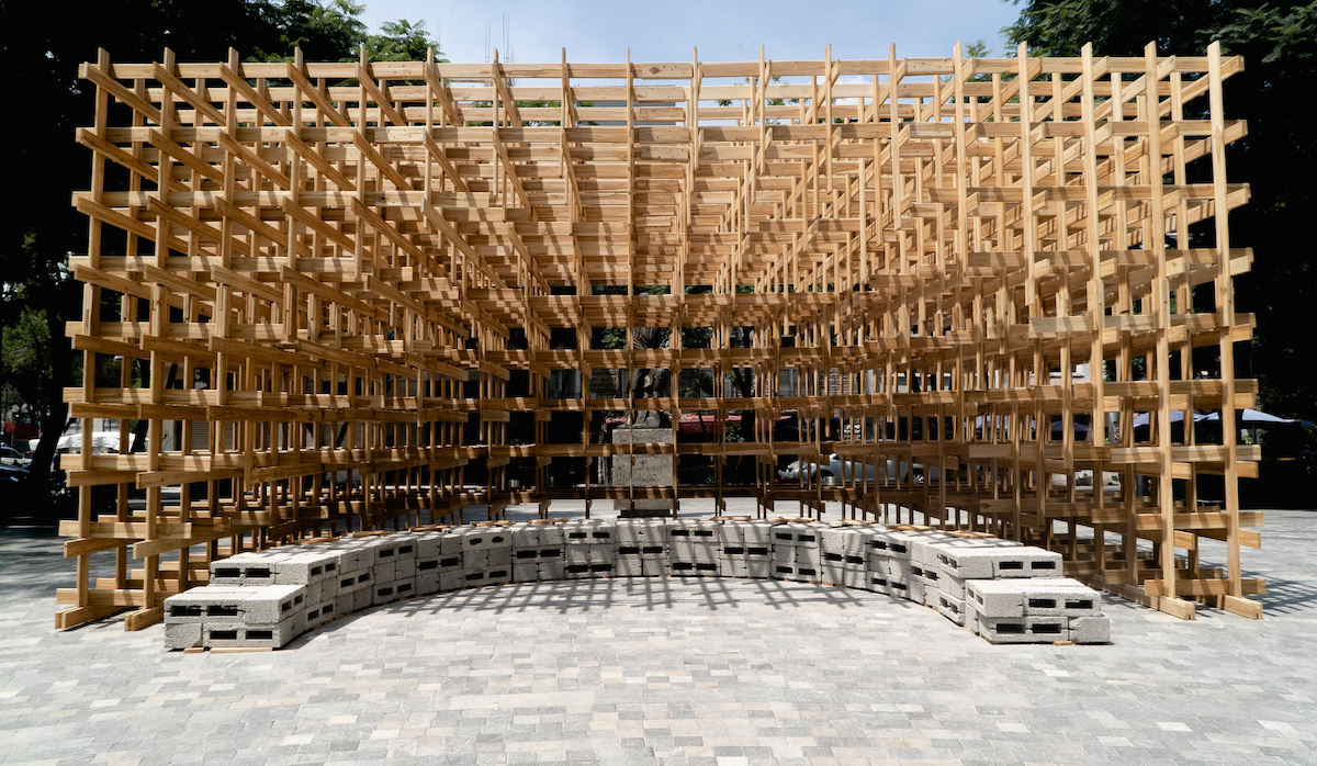 Откройте для себя эфемерные инсталляции, построенные для павильонов Mextrópoli 2023
