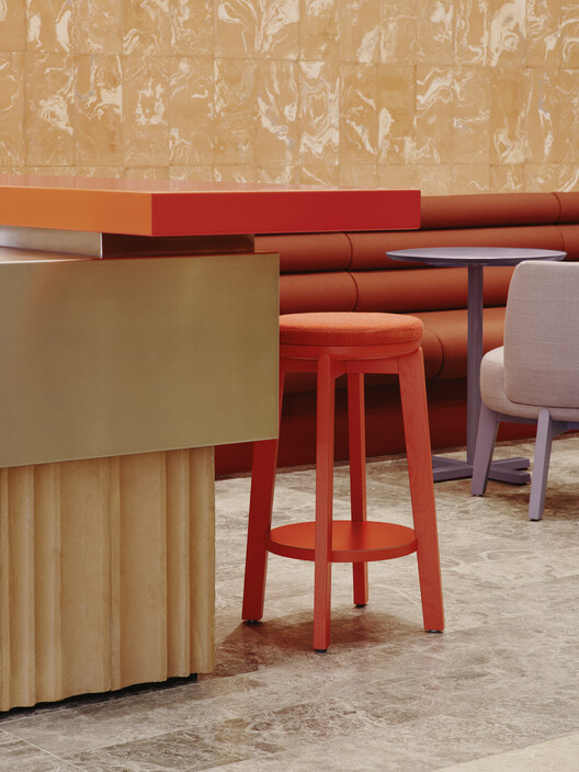 KaDeWe Café Berlin / Ester Bruzkus Architekten - Фотография интерьера, стул, стол