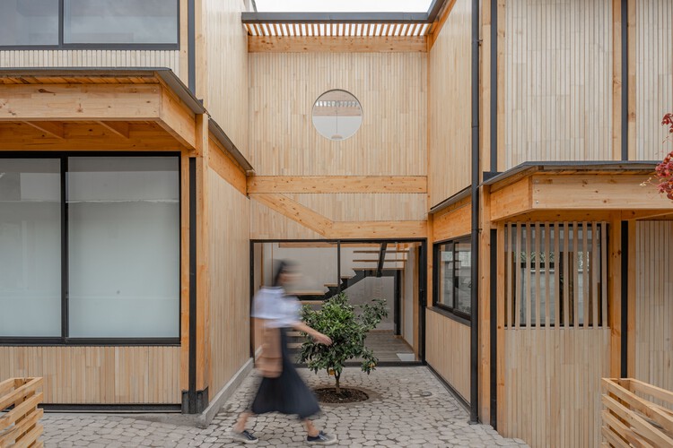 2C House / Baquio Arquitectura - Фотография интерьера, окна, двери, фасад, балка