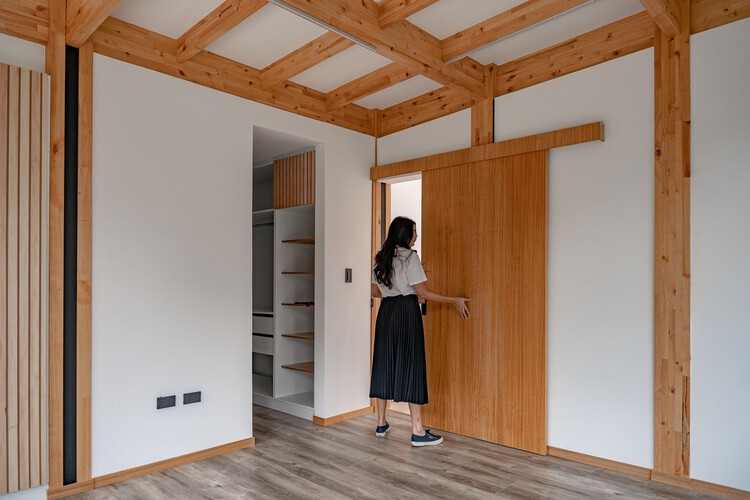2C House / Baquio Arquitectura - Фотография интерьера, шкаф, дверь, балка