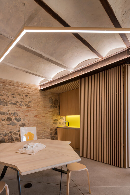 Архитектурная студия / Vértice Arquitectura - Фотография интерьера, спальня, стол, стул