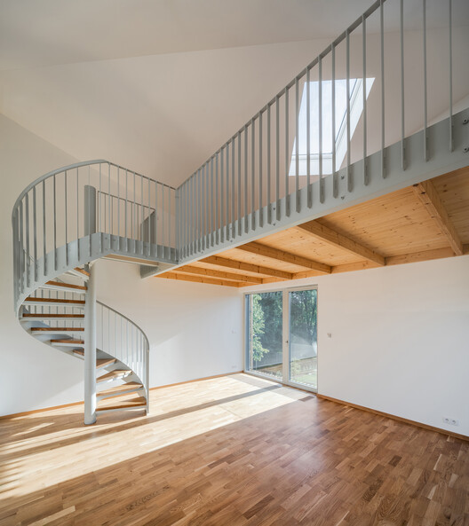 Kamenice Villas / NEW HOW Architects - Фотография интерьера, лестницы, перила