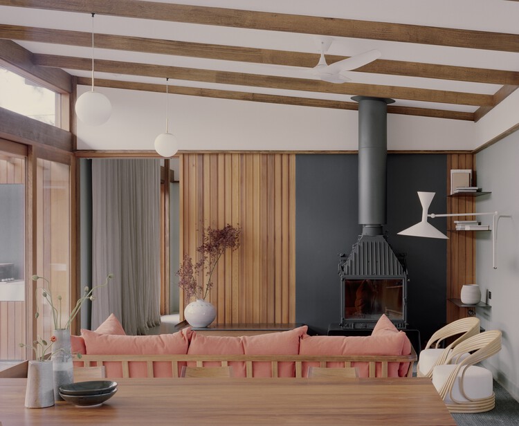 Stumpy Gully House / markowitzdesign + Stavrias Architecture — Фотография интерьера, спальня, балка