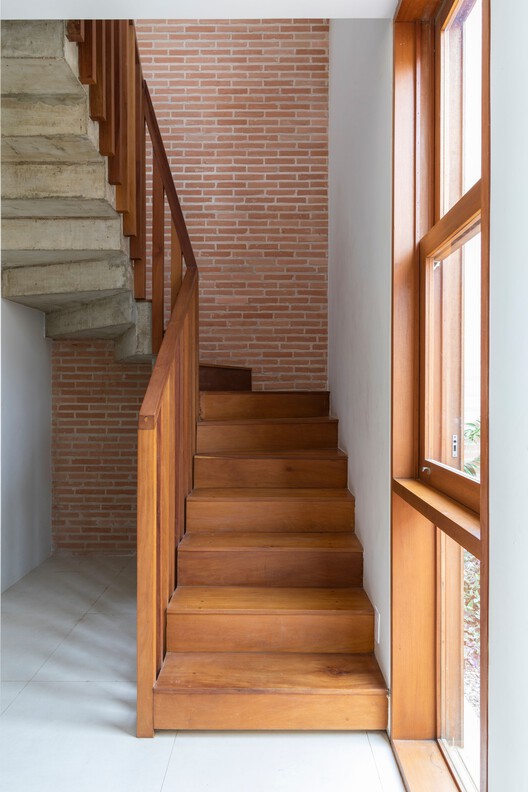 AF House / Arquipélago Arquitetos - Фотография интерьера, лестницы, перила