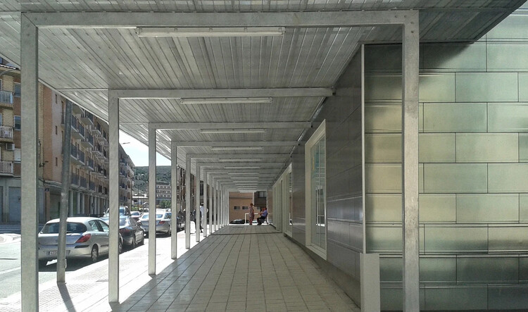 Новый фасад-хамелеон для защиты медицинского центра Иллюэка — изображение 9 из 9