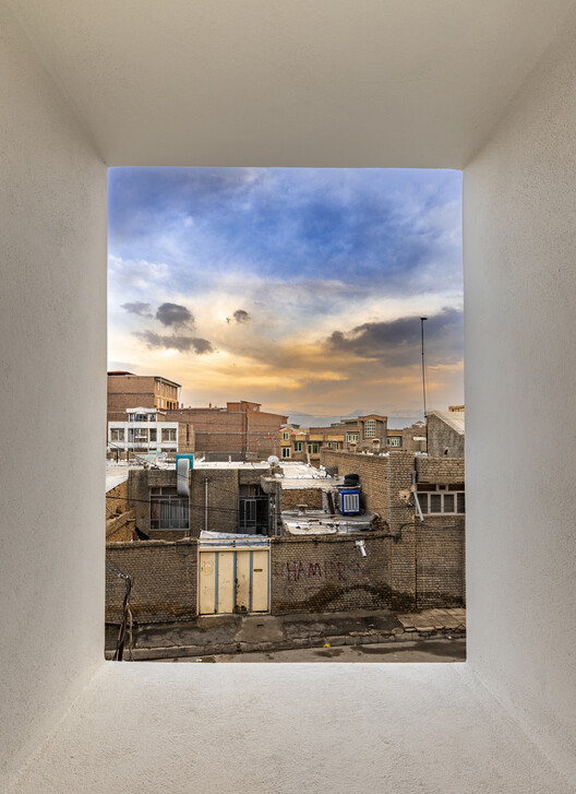 Дом Каразия / Офис Давуда Борожени - Фотография интерьера, окна