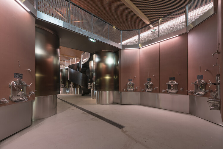 Винодельня Domaine UMA / Agence Clausel-Borel Architecte - Фотография интерьера