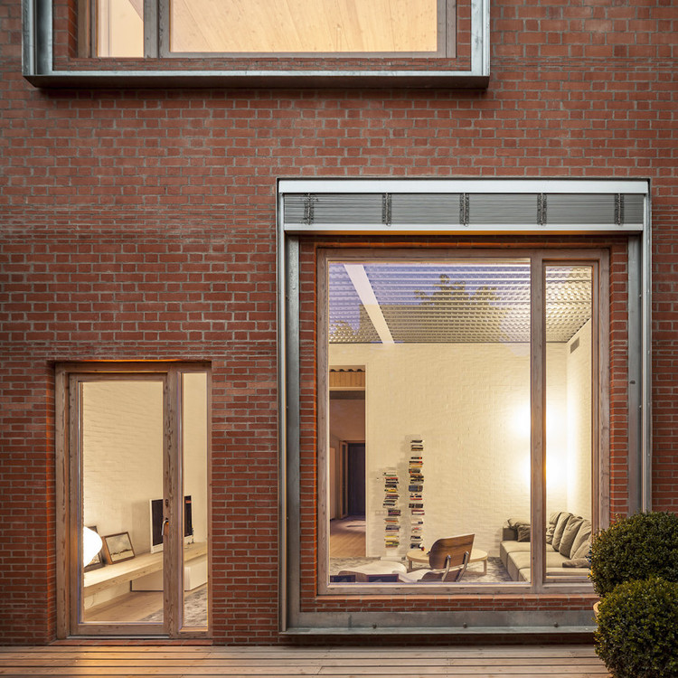 Кирпичные дома в Испании: современный дизайн каменной кладки для интерьера и экстерьера дома — изображение 7 из 29