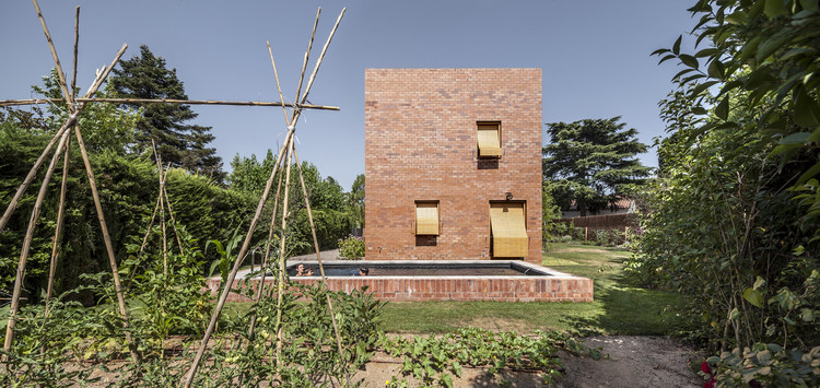 Кирпичные дома в Испании: современный дизайн каменной кладки для интерьера и экстерьера дома — Изображение 22 из 29