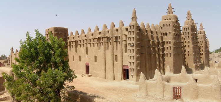 Необычные мечети стран Африки к югу от Сахары — изображение 9 из 10