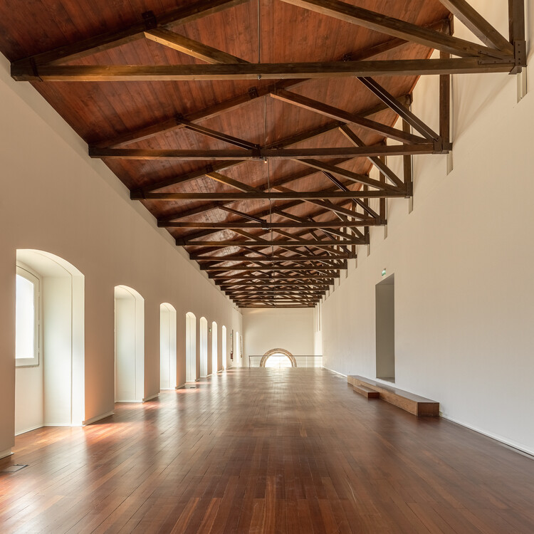 Центр мероприятий Convento do Beato / RISCO - Фотография интерьера, балка, арка, колонна