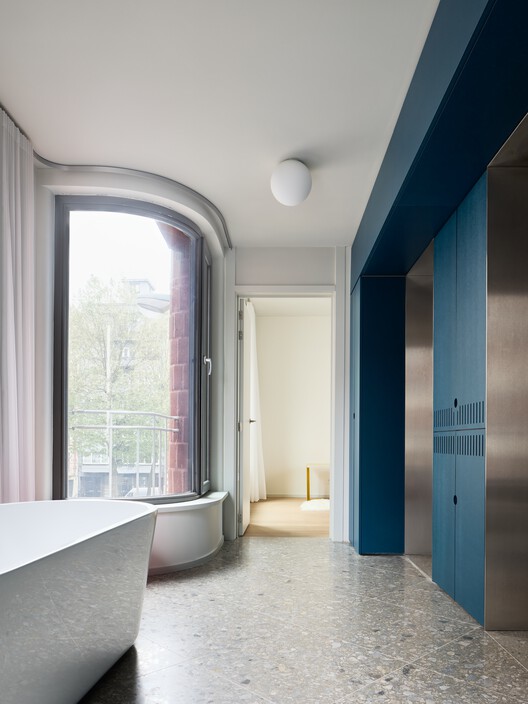 Пассивный дом Werfstraat / Bovenbouw - Фотография интерьера, ванная комната, окна
