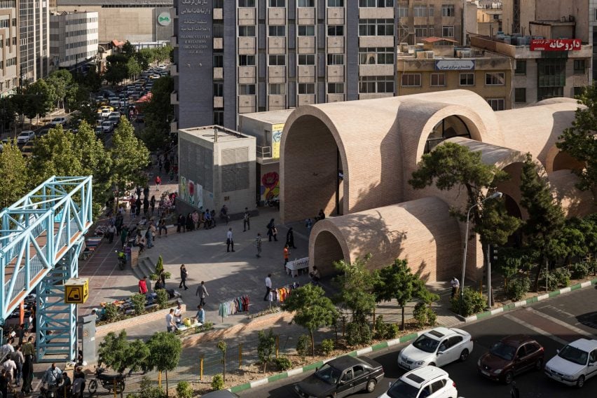 Кирпичный свод Jahad Metro Plaza от KA Architecture Studio