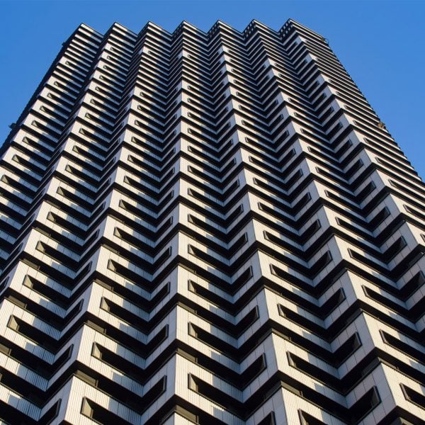 HTA Design завершает строительство самой высокой модульной жилой башни в Европе
