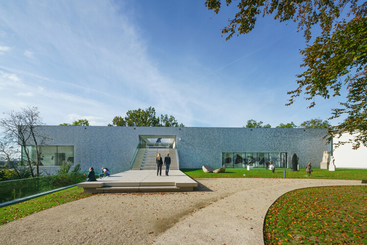 Музей Арнема / Benthem Crouwel Architects - Экстерьерная фотография, фасад, сад