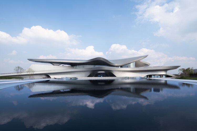 Музей научной фантастики Чэнду / Zaha Hadid Architects - Экстерьерная фотография