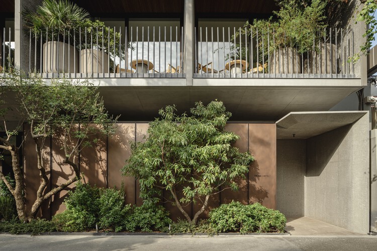 Trunk Hotel / Keiji Ashizawa Design - Экстерьерная фотография, фасад, сад, перила