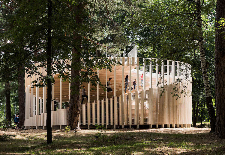 Устойчивое развитие и инновации в эфемерной архитектуре: 15 деревянных павильонов — изображение 1 из 17