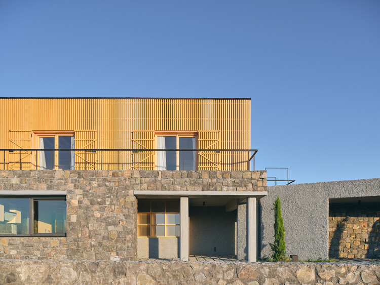 Дом Сулука / Архитектурный дизайн Ялин - Экстерьерная фотография, окна, фасад