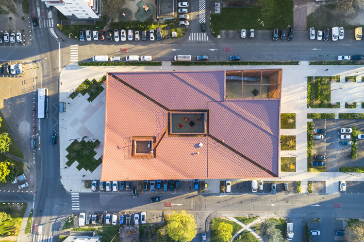 Медиатека Сент-Женевьев-де-Буа / Archi5 + Архитектура Calmm - Фотография экстерьера, окна, фасад