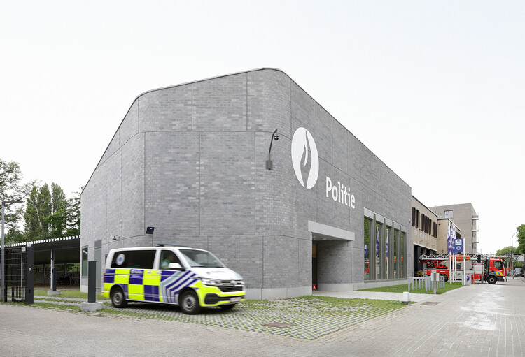 Окружное управление полиции / Бовенбау - фотография экстерьера, фасад