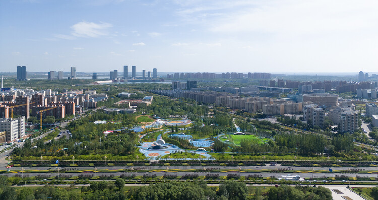 Смарт-спортивный парк Ордос / PLAT ASIA - Фотография экстерьера, городской пейзаж