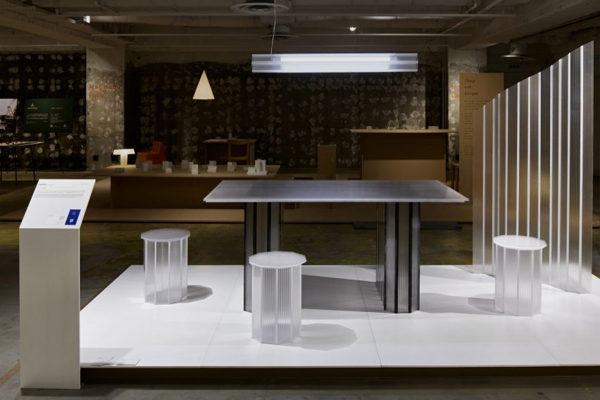 Выставка мебели для столов и табуретов в Designart Tokyo