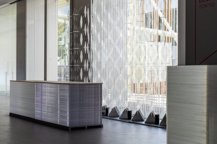 Мебель и подвесная настенная витрина в Designart Tokyo