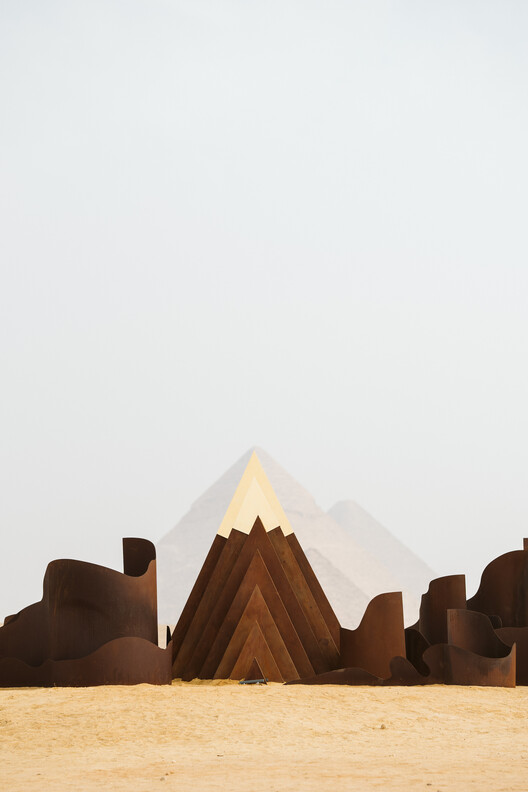 Art D'Egypte запускает выставку «Навсегда есть сейчас» в Великих пирамидах Гизы в Каире – изображение 14 из 19