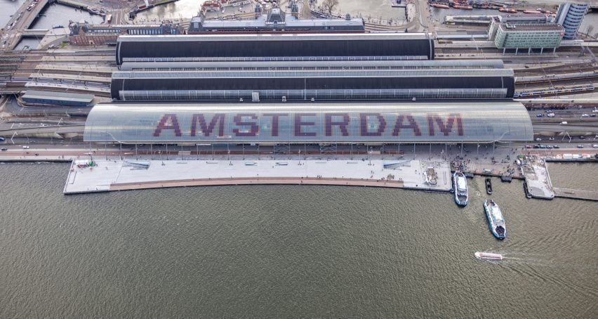 Вид с воздуха на центральный вокзал Амстердама