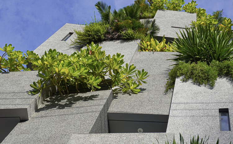 Приют / TAA DESIGN - Экстерьерная фотография, фасад, сад