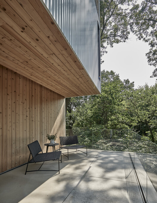 Домик на дереве / dSPACE Studio — фотография экстерьера, терраса, сад, патио