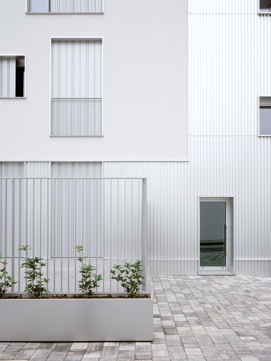 Pichi 12 Housing / Park Associati - Фотография интерьера, окон, фасада