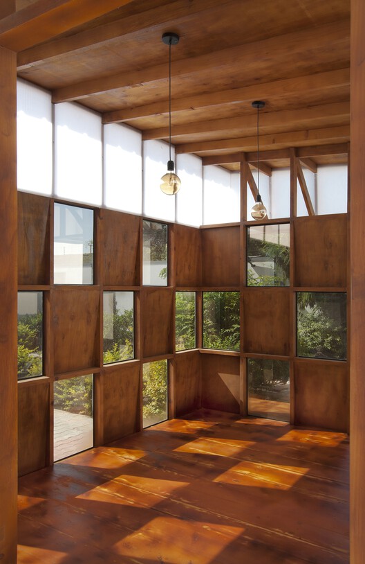 Чайная комната в саду / Rashid Ali Architects - Фотография интерьера, балка