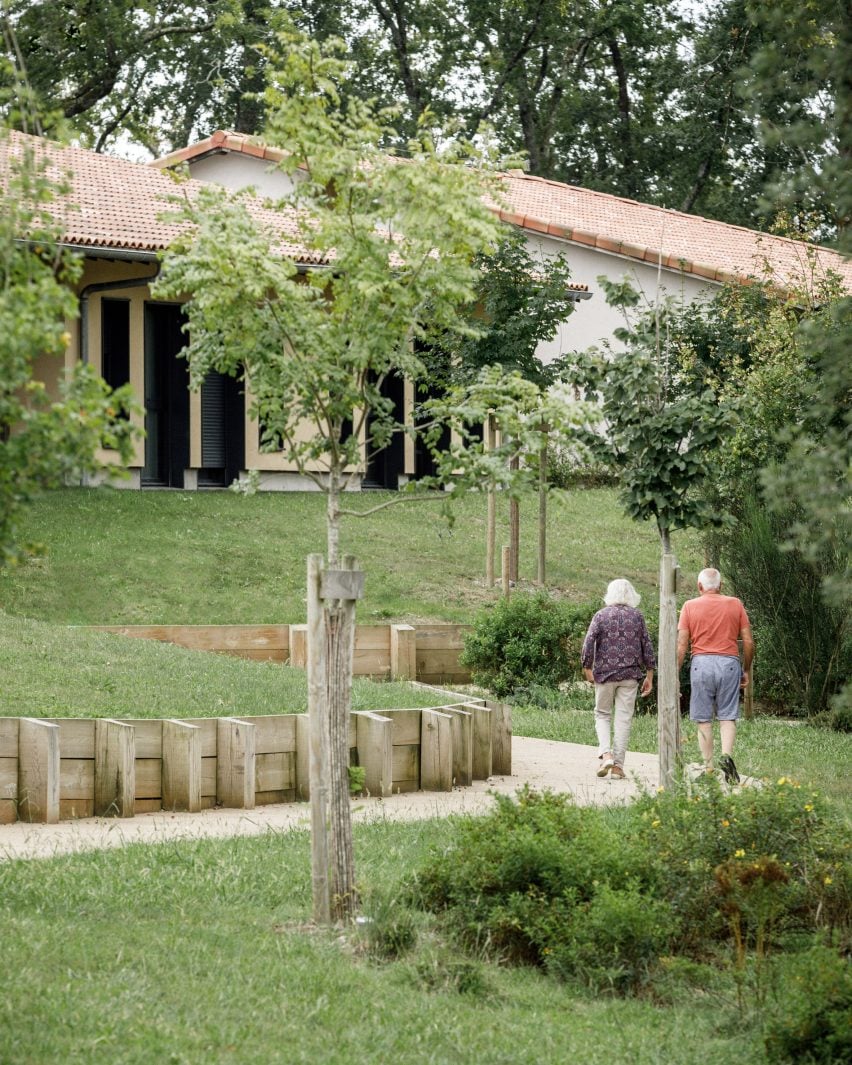 Сад в деревне Альцгеймера во Франции от NORD Architects